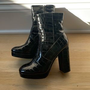 Embossed leather Heeled Boots